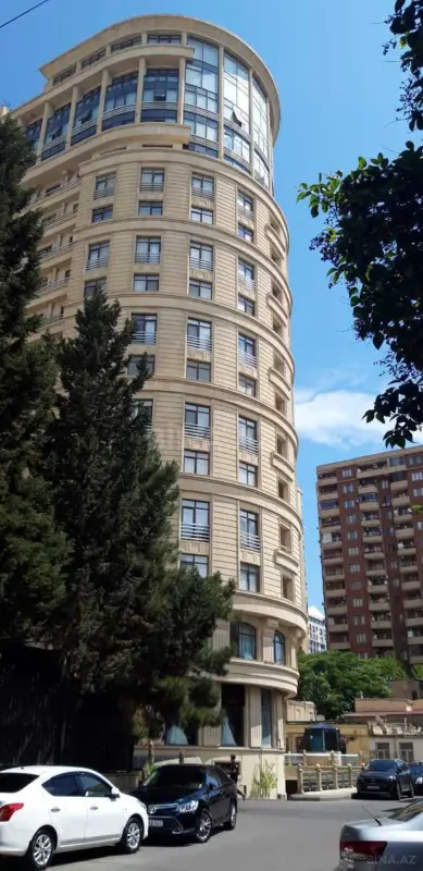 Kirayə verilir 2 otaqlı mənzil 95 m²
