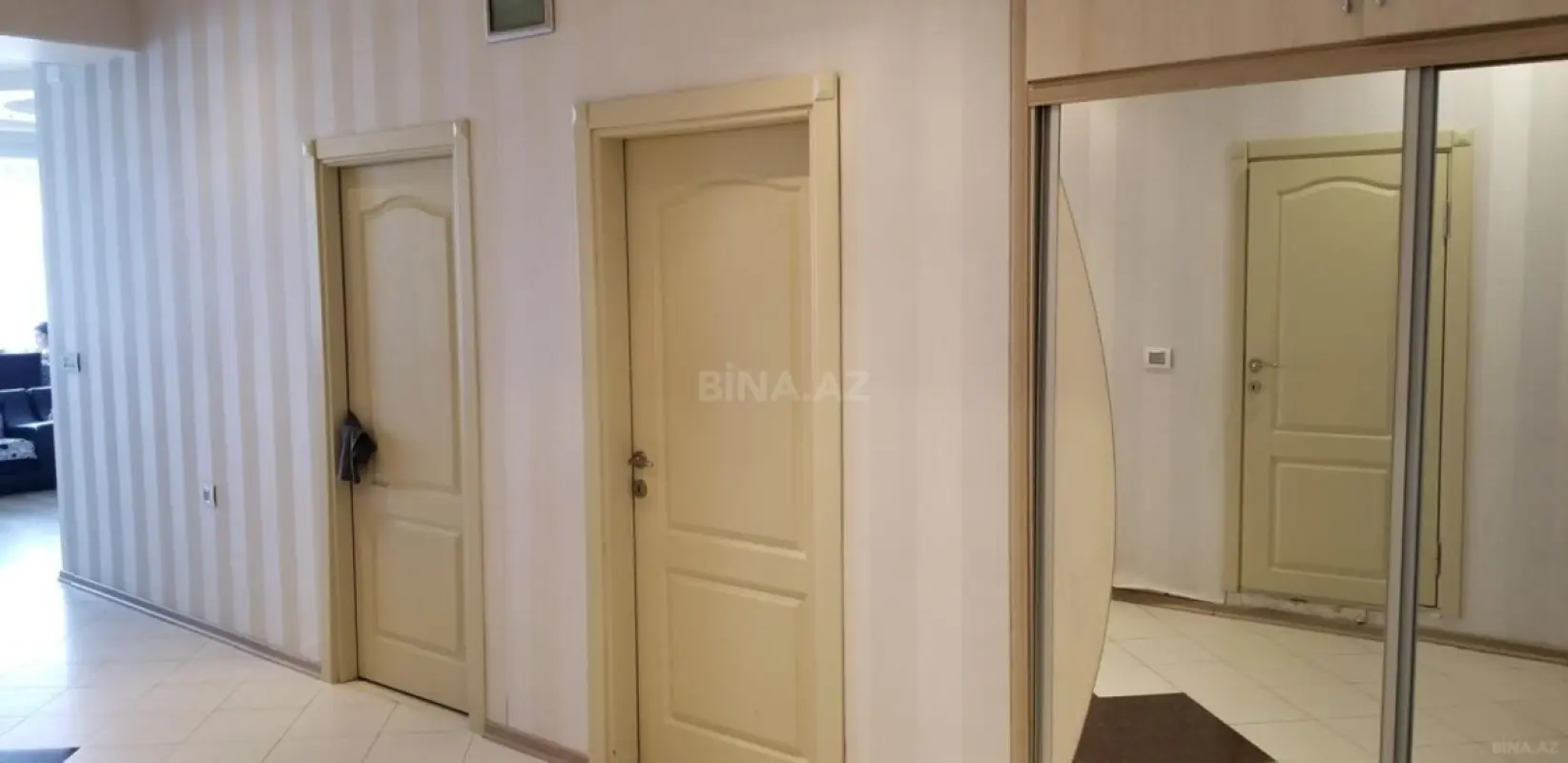 Satılır 3 otaqlı mənzil 115 m²