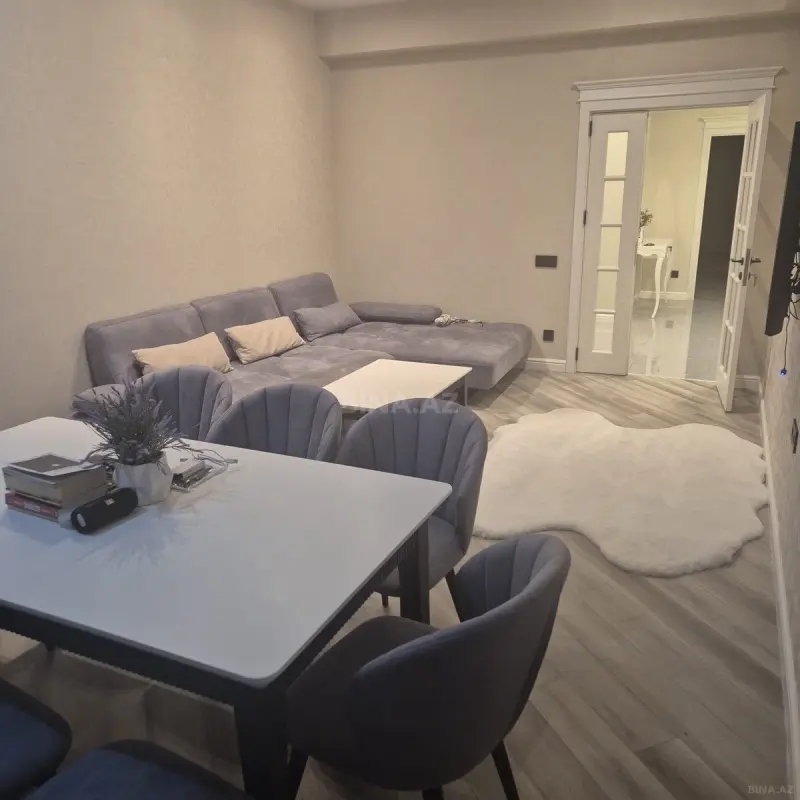 Kirayə verilir 3 otaqlı mənzil 130 m²