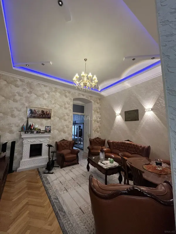Satılır 3 otaqlı mənzil 130 m²