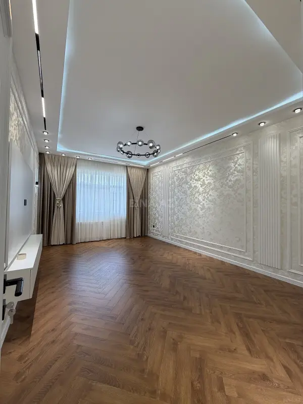 Satılır 3 otaqlı mənzil 118 m²