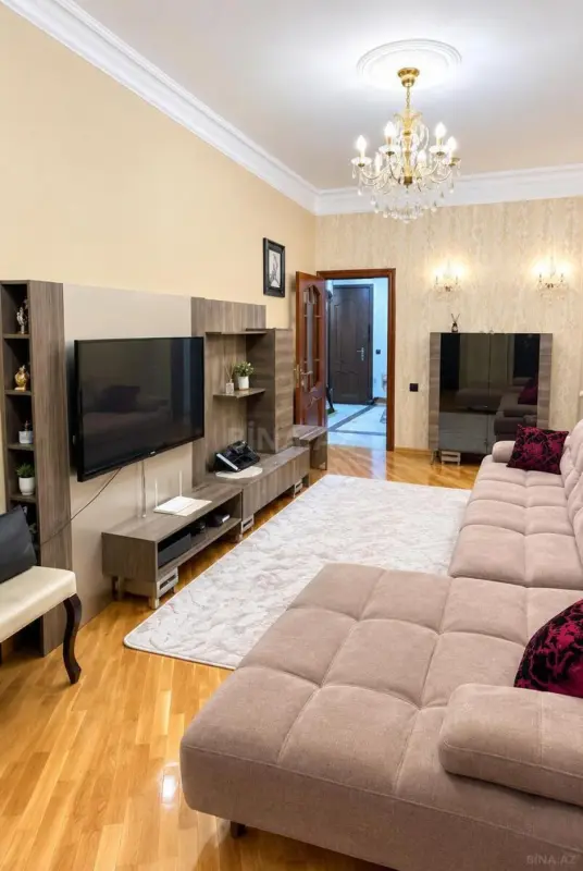 Kirayə verilir 2 otaqlı mənzil 80 m²