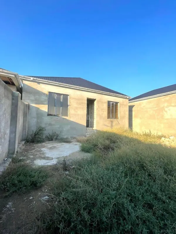 Satılır 4 otaqlı həyət evi 100 m²
