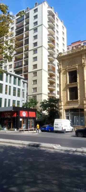 Kirayə verilir 2 otaqlı mənzil 108 m²