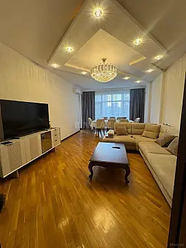 Satılır 3 otaqlı mənzil 140 m² — Bakı 3 otaq 140.00 m²
