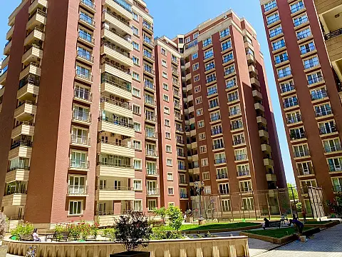 Kirayə verilir 3 otaqlı mənzil 130 m² — Bakı 3 otaq 130.00 m²