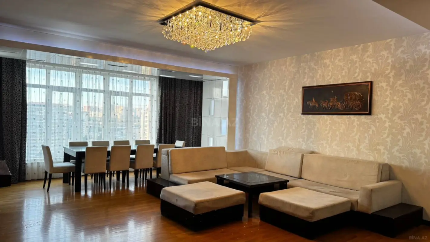 Kirayə verilir 4 otaqlı mənzil 180 m²