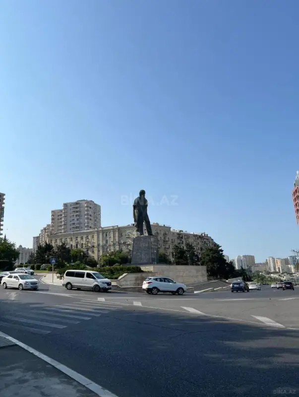 Satılır 3 otaqlı mənzil 150 m²