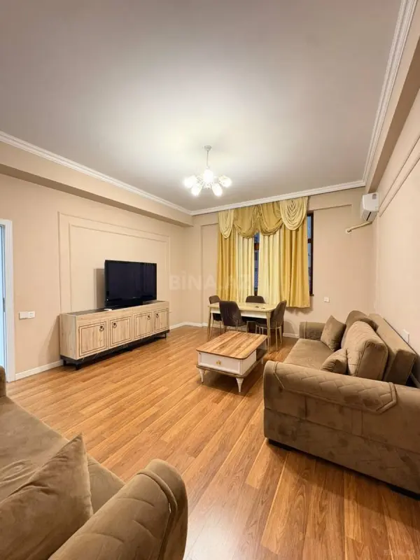 Kirayə verilir 2 otaqlı mənzil 104 m²
