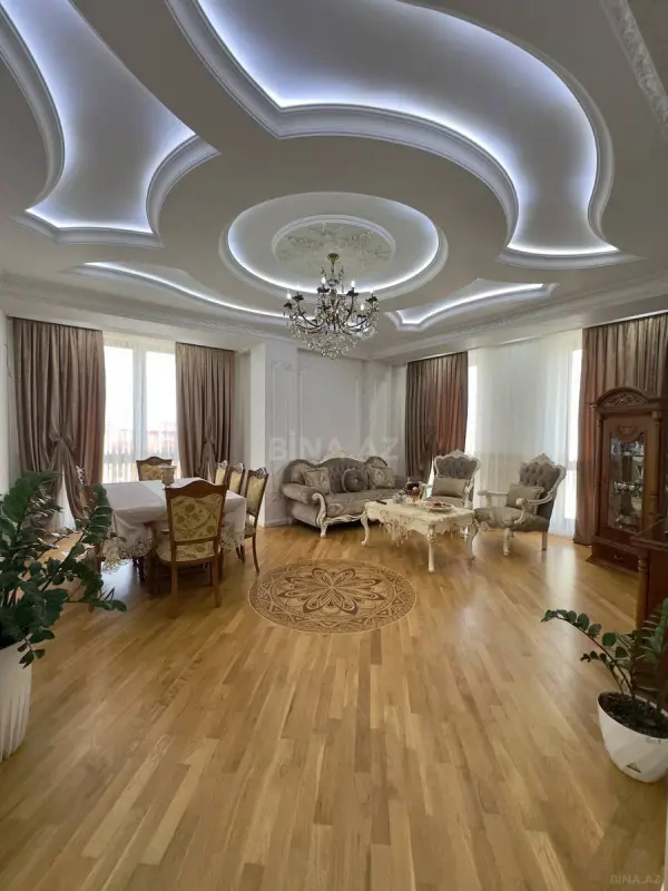 Satılır 3 otaqlı mənzil 142 m²