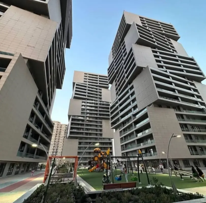 Satılır 3 otaqlı mənzil 103 m²