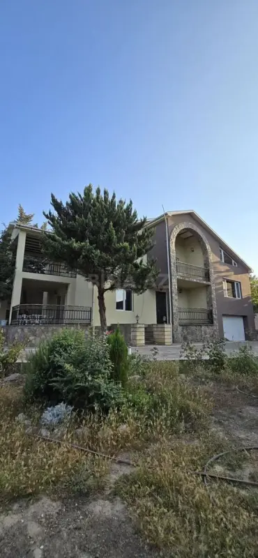 Satılır 6 otaqlı həyət evi 350 m²
