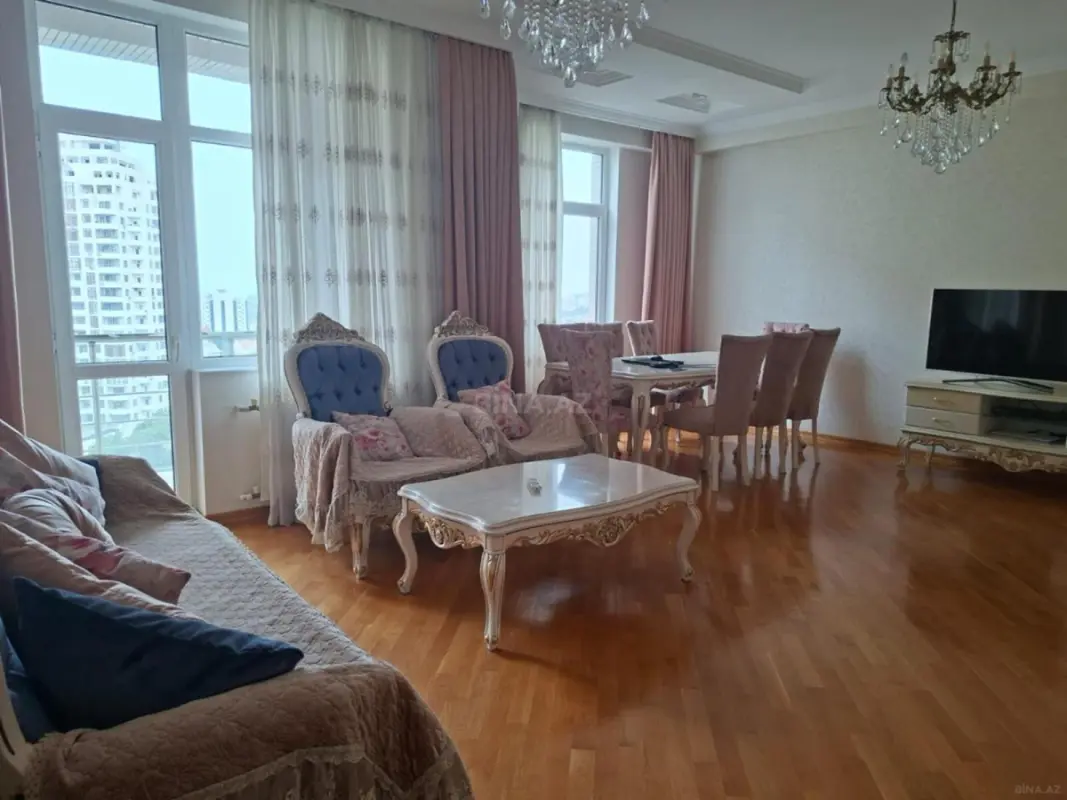 Satılır 3 otaqlı mənzil 117 m²