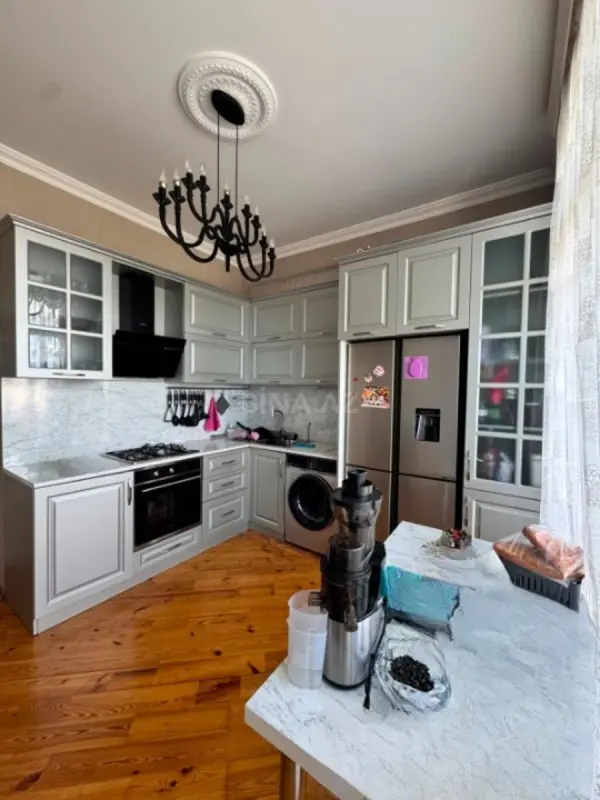 Satılır 2 otaqlı mənzil 82 m²