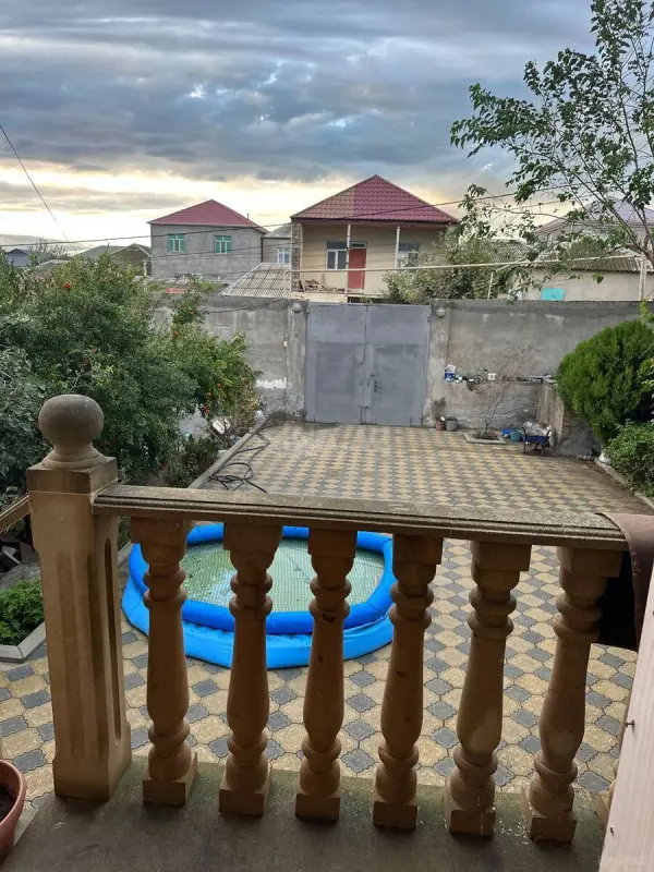 Kirayə verilir 5 otaqlı həyət evi 100 m²