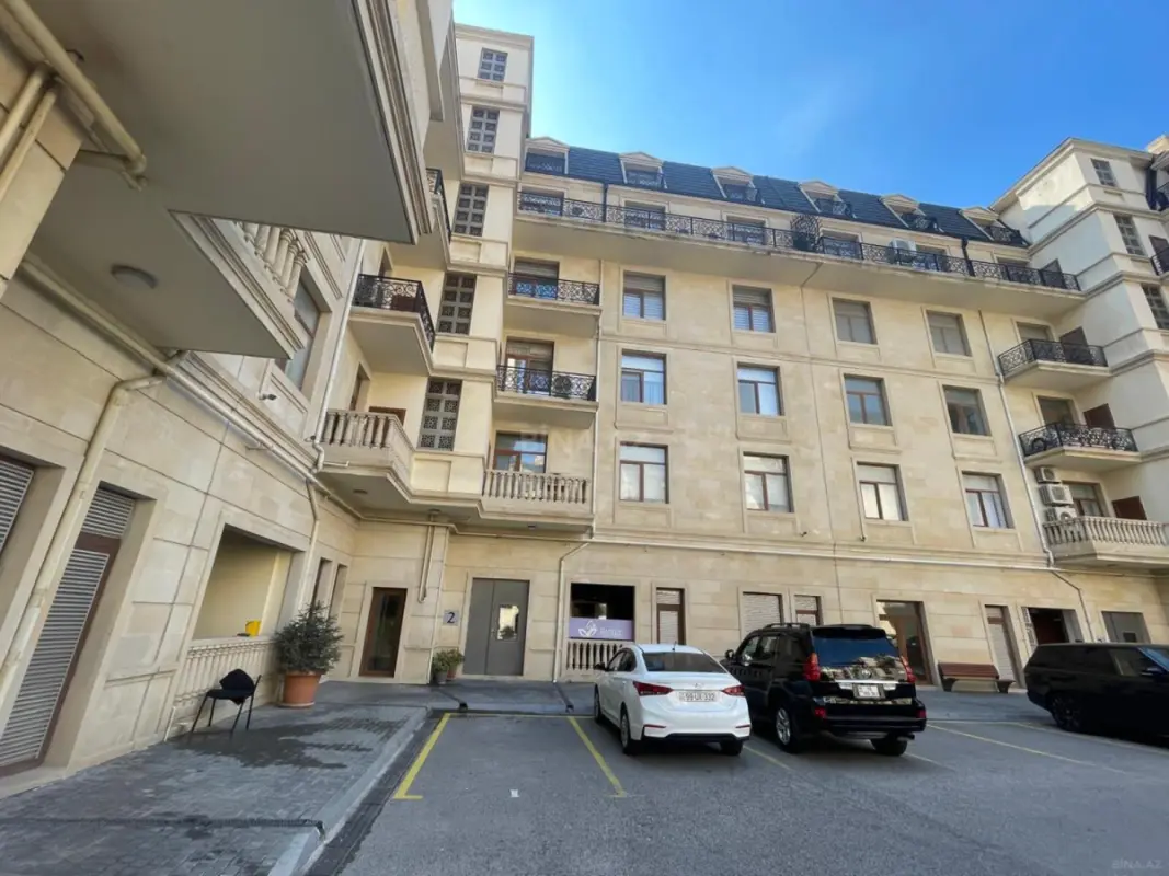 Kirayə verilir 3 otaqlı mənzil 132 m²