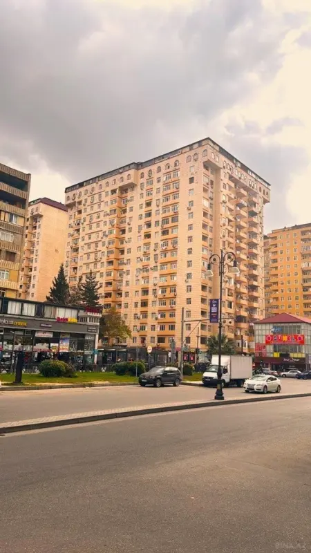 Satılır 3 otaqlı mənzil 120 m²