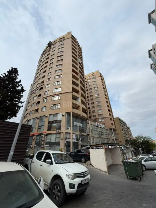 Satılır 3 otaqlı mənzil 125 m²