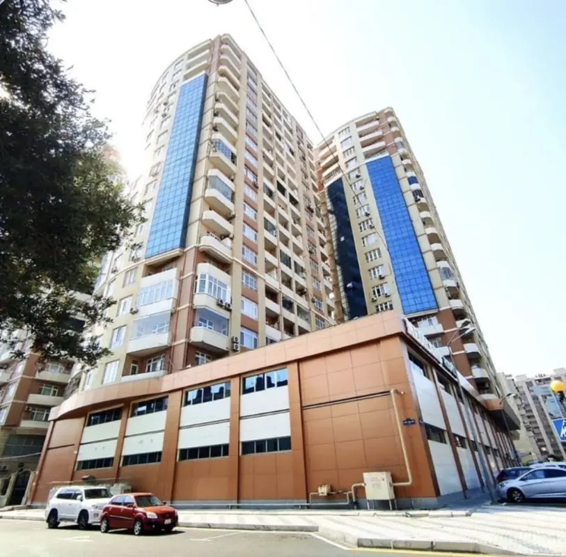 Satılır 2 otaqlı mənzil 101 m²