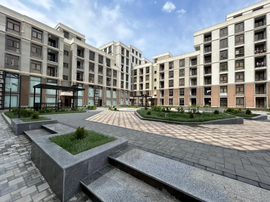 Satılır 3 otaqlı mənzil 118 m²