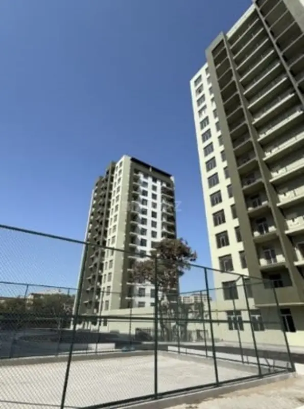 Satılır 3 otaqlı mənzil 121 m²