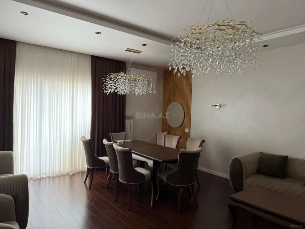 Satılır 4 otaqlı mənzil 183 m²