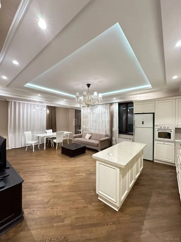 Satılır 3 otaqlı mənzil 125 m²