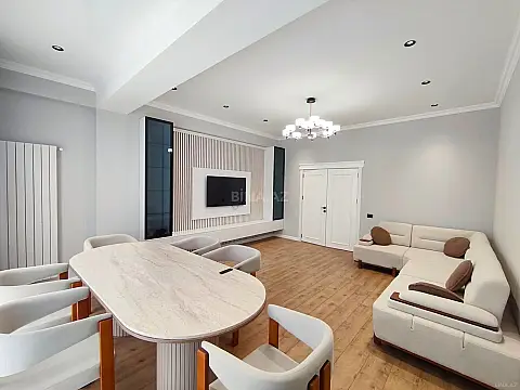 Kirayə verilir 3 otaqlı mənzil 146 m² — Bakı 3 otaq 146.00 m²