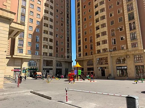 Satılır 3 otaqlı mənzil 162 m² — Bakı 3 otaq 162.00 m²