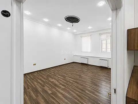 Kirayə verilir 4 otaqlı ofis 130 m² — Bakı 4 otaq 130.00 m²