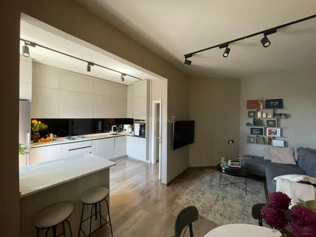 Satılır 2 otaqlı mənzil 68 m²