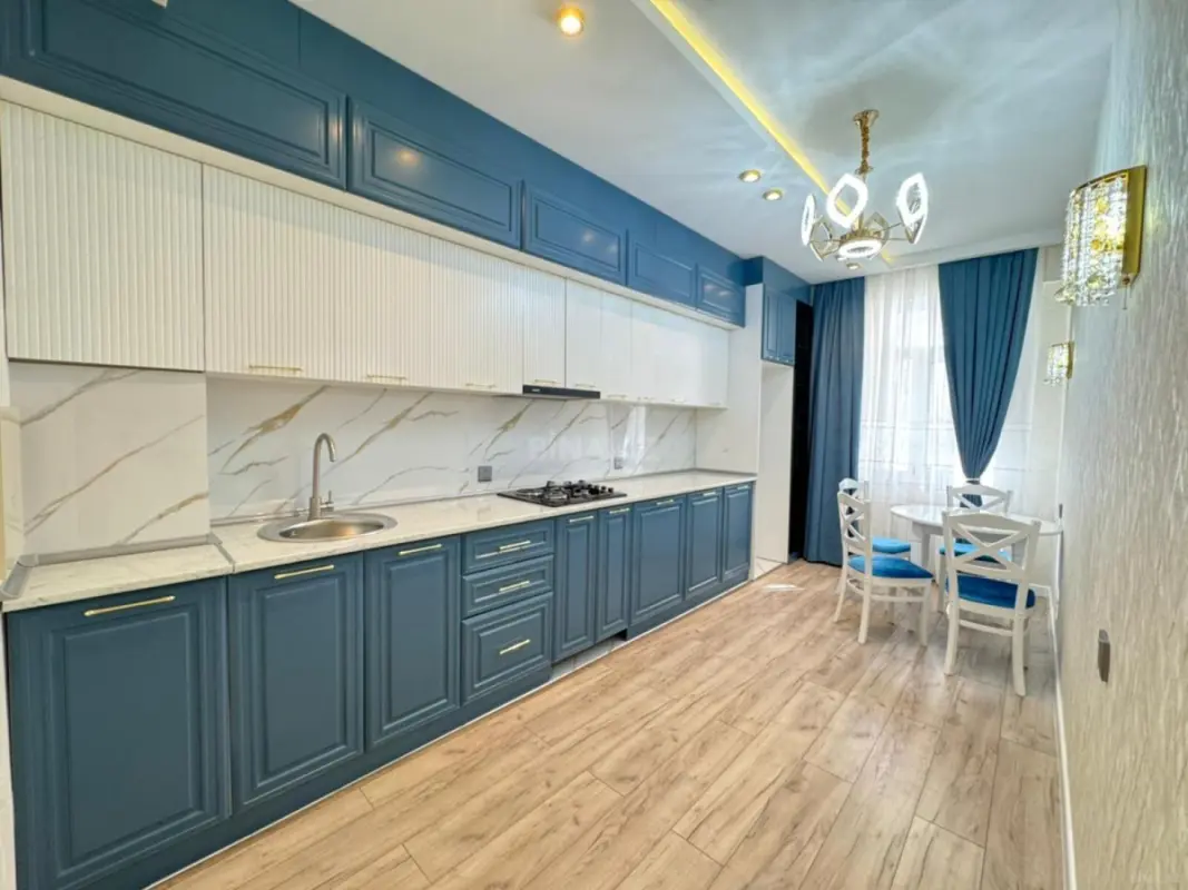 Satılır 3 otaqlı mənzil 113 m²