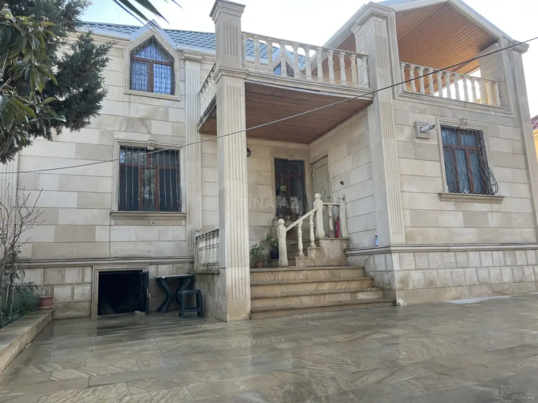 Satılır 7 otaqlı həyət evi 280 m²