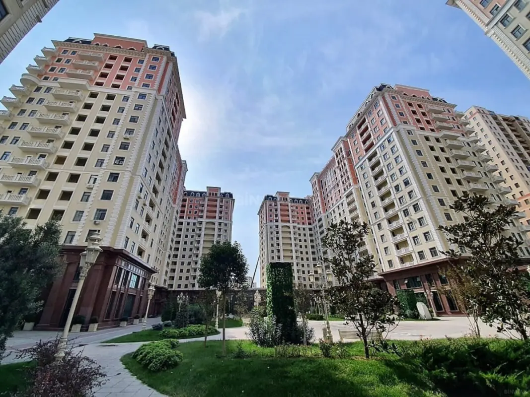 Kirayə verilir 3 otaqlı mənzil 160 m²