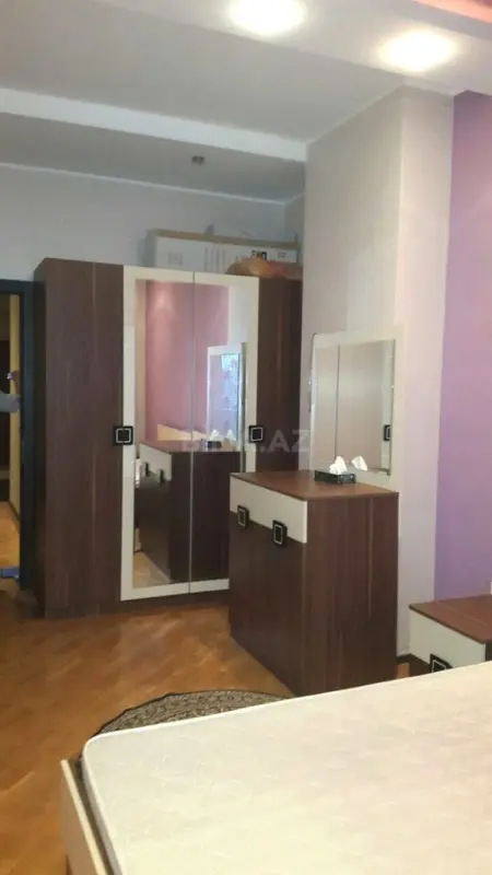 Kirayə verilir 2 otaqlı mənzil 75 m²