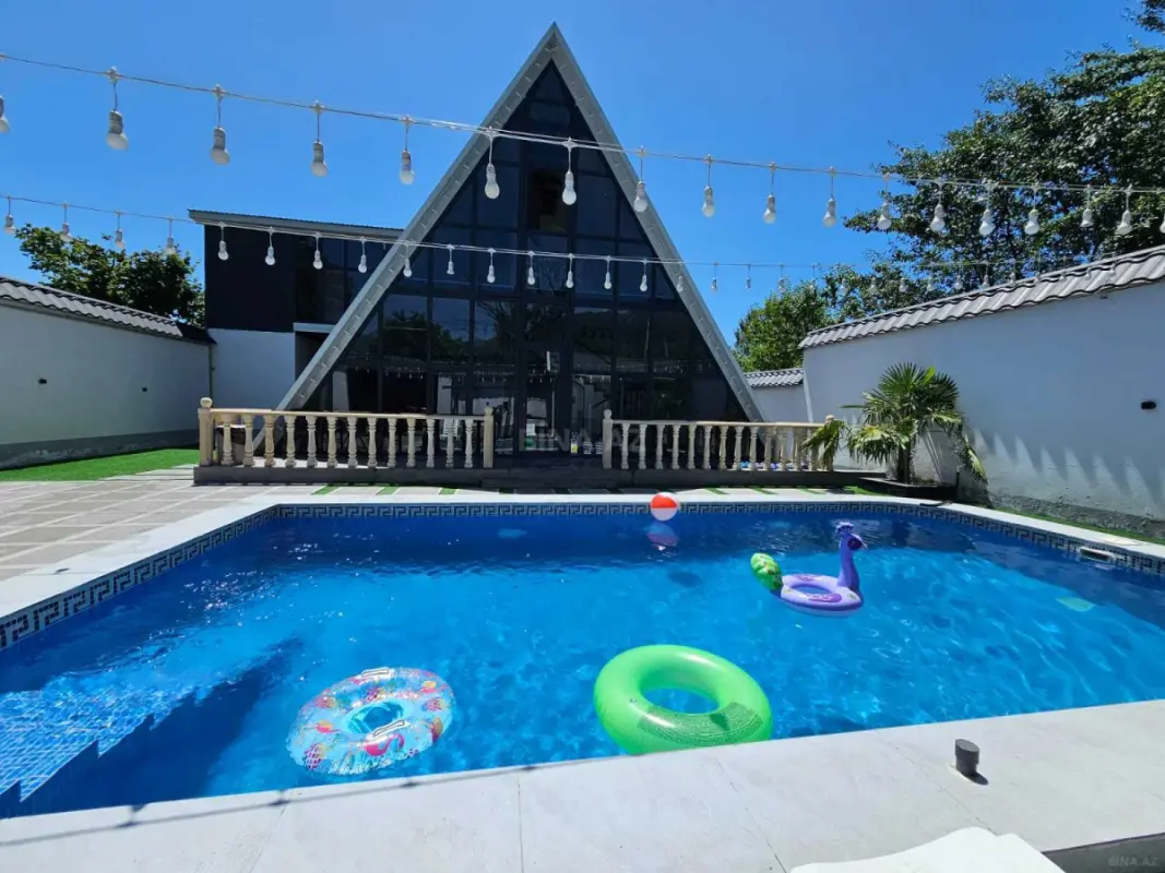 Satılır 5 otaqlı həyət evi 200 m²