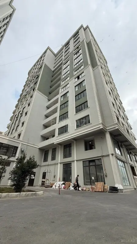 Satılır 4 otaqlı mənzil 178.6 m²