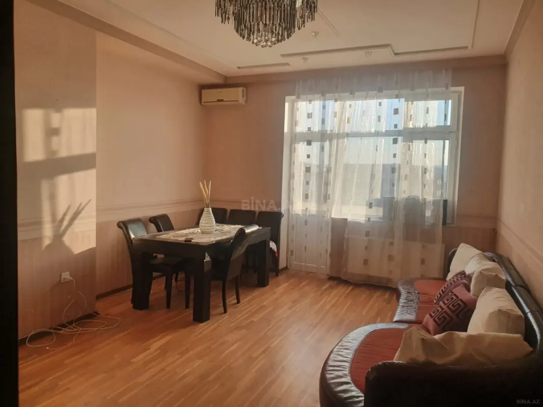 Kirayə verilir 2 otaqlı mənzil 85 m²