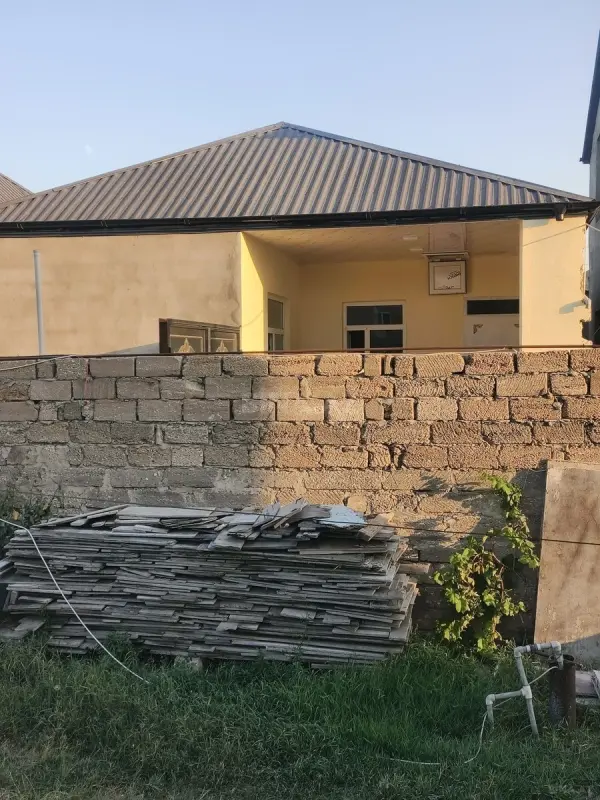 Satılır 2 otaqlı həyət evi 65 m²