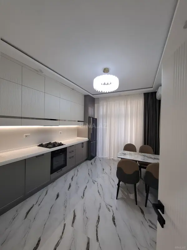 Kirayə verilir 2 otaqlı mənzil 85 m²