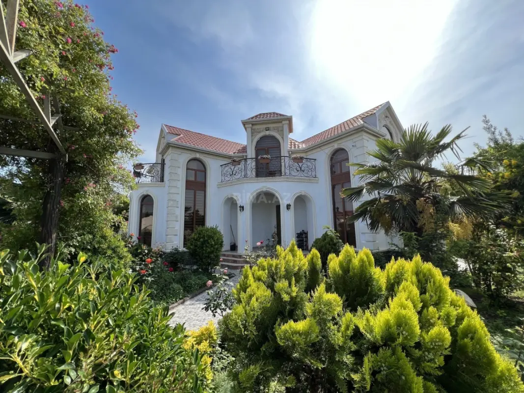 Satılır 4 otaqlı həyət evi 200 m²