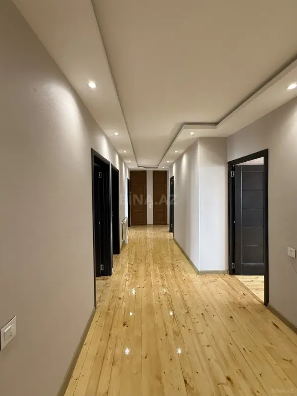 Satılır 5 otaqlı mənzil 110 m²