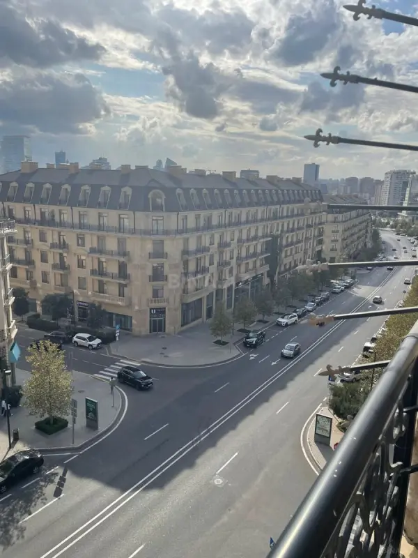 Kirayə verilir 2 otaqlı mənzil 100 m²