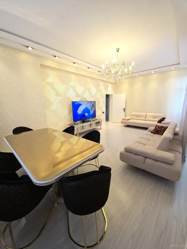 Satılır 3 otaqlı mənzil 125 m²