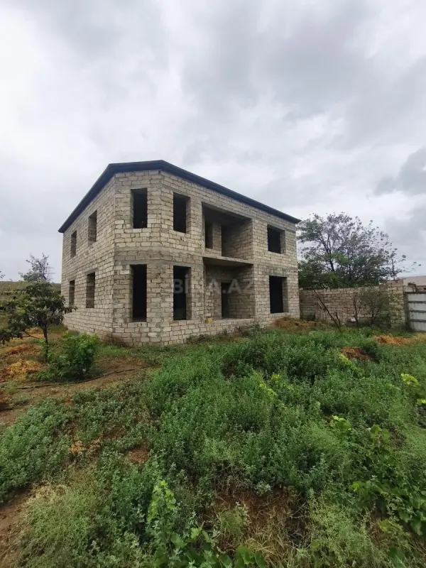 Satılır 6 otaqlı həyət evi 280 m²