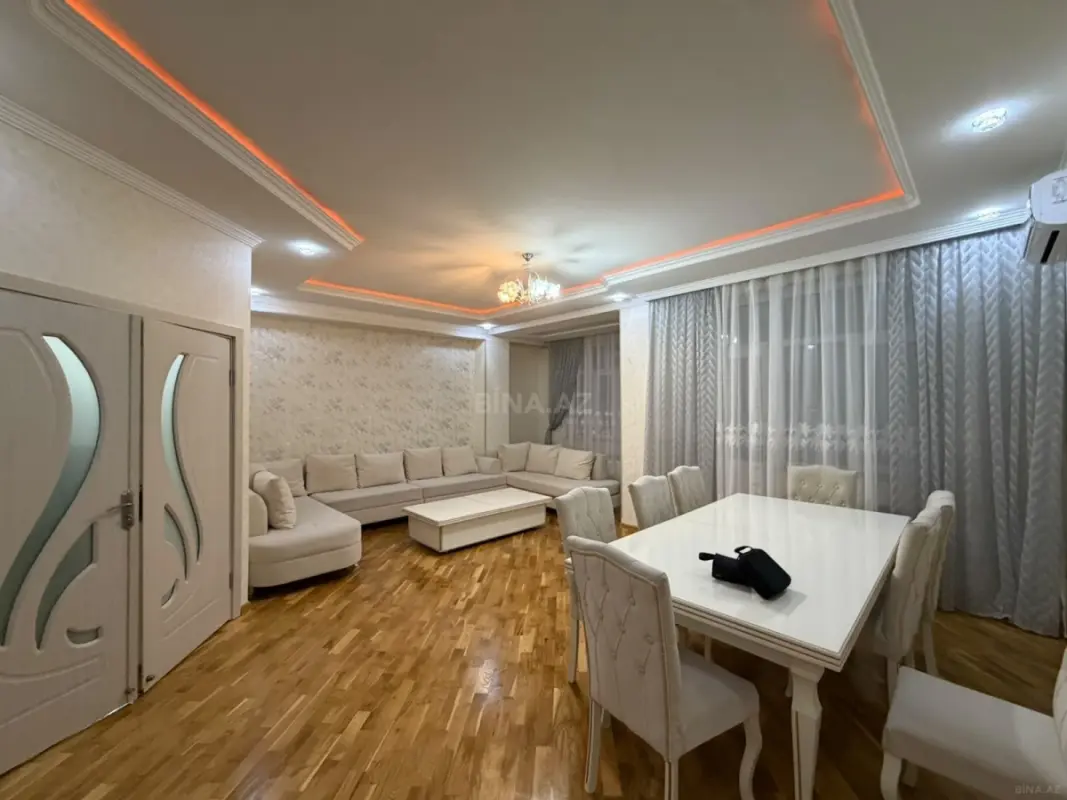 Satılır 3 otaqlı mənzil 123 m²