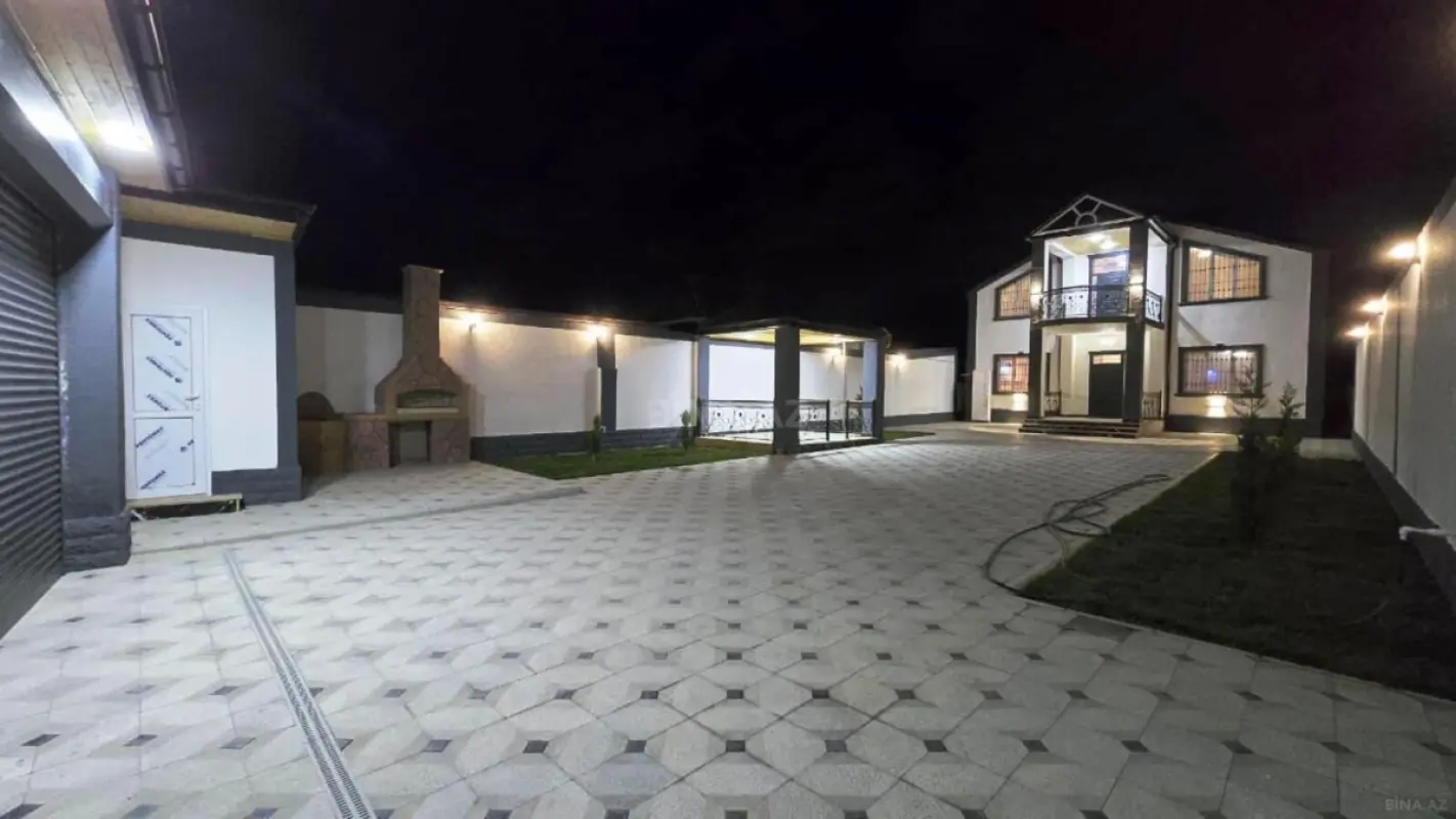 Satılır 6 otaqlı həyət evi 220 m²