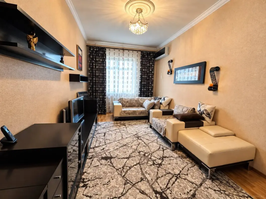 Kirayə verilir 2 otaqlı mənzil 65 m²