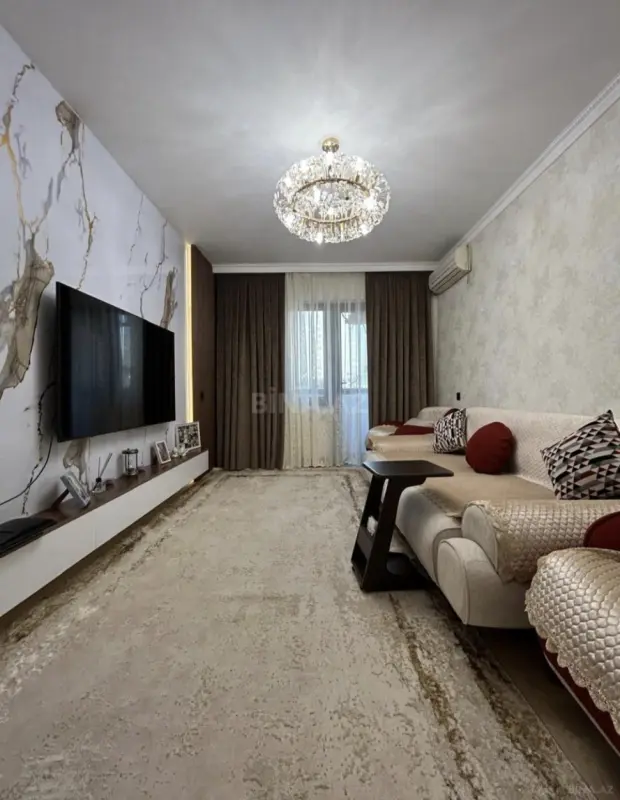 Satılır 4 otaqlı mənzil 110 m²