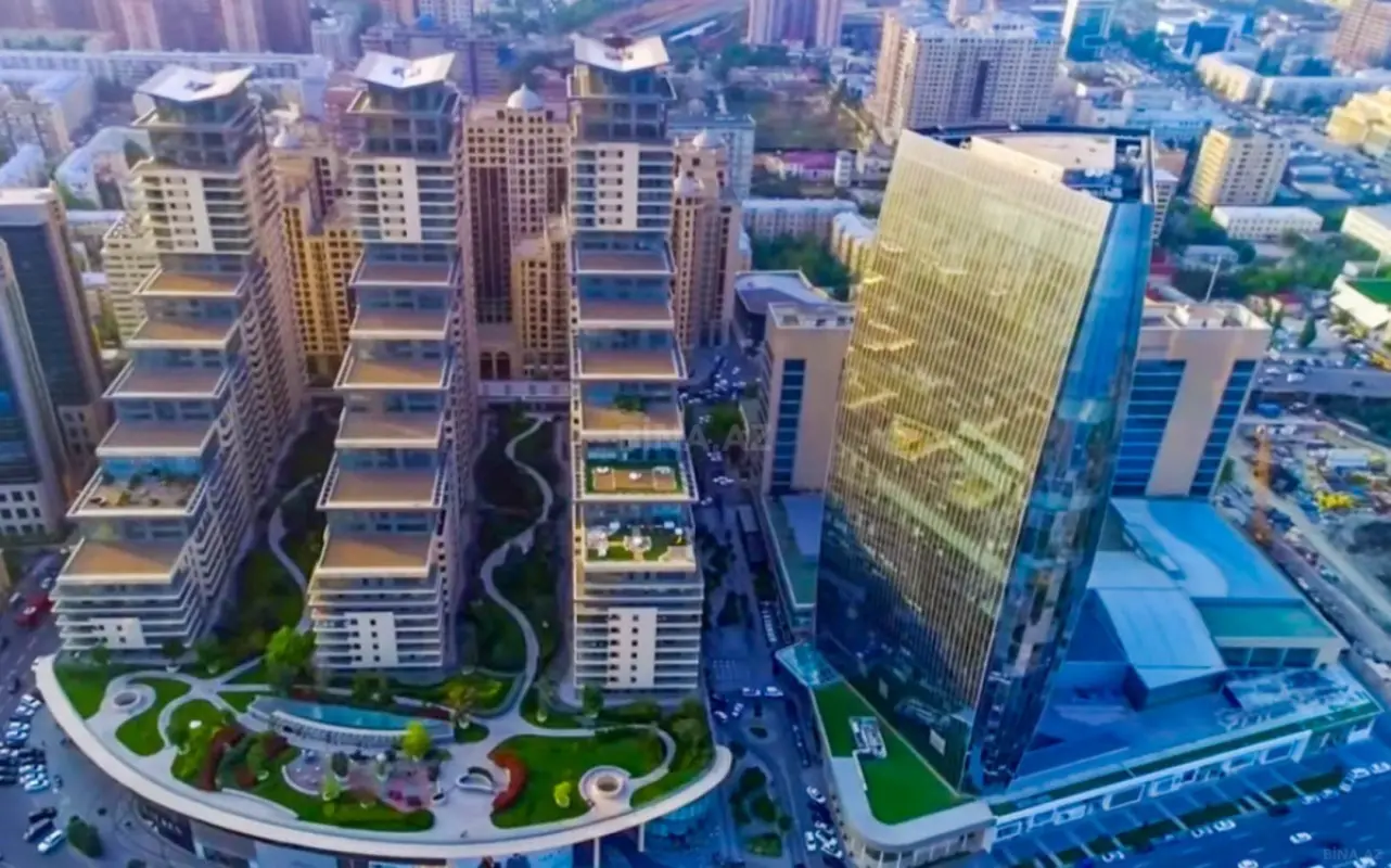 Kirayə verilir 4 otaqlı mənzil 400 m²